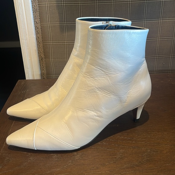 Isabel Marant White Pointed-Toe Ankle Boots, EU 38/US 8 - Picture 2 of 7
